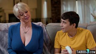 Stepson mesmerized by his hot blonde mature stepmothers Dee Williams pussy